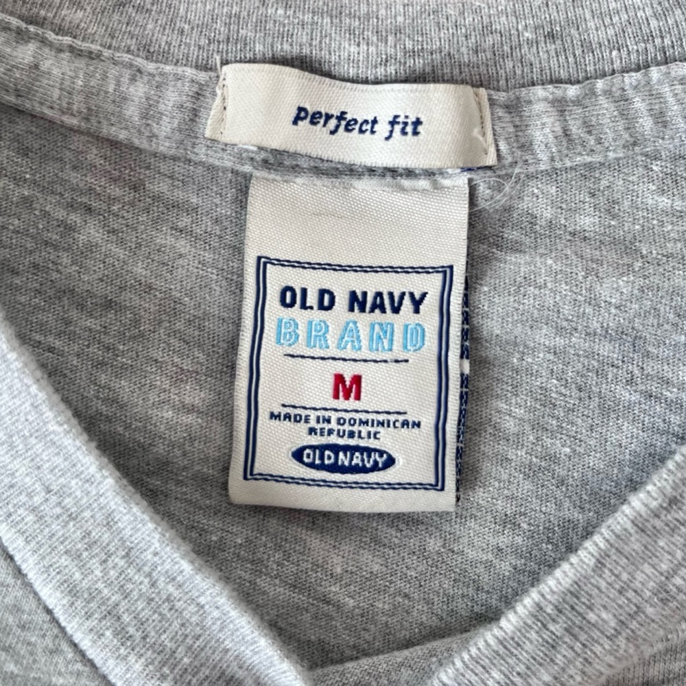 Old Navy Y2k Baby Tee - Picture 4 of 5